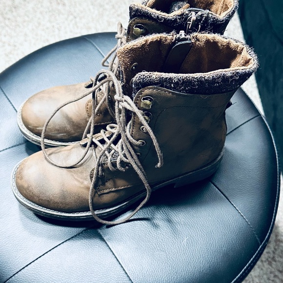 Women’s Rocket Dog Combat Style Boots - Picture 2 of 7